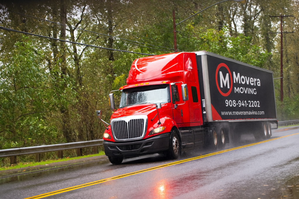 Long Distance Moving Cost in NJ - Movera Moving truck on the way to Florida